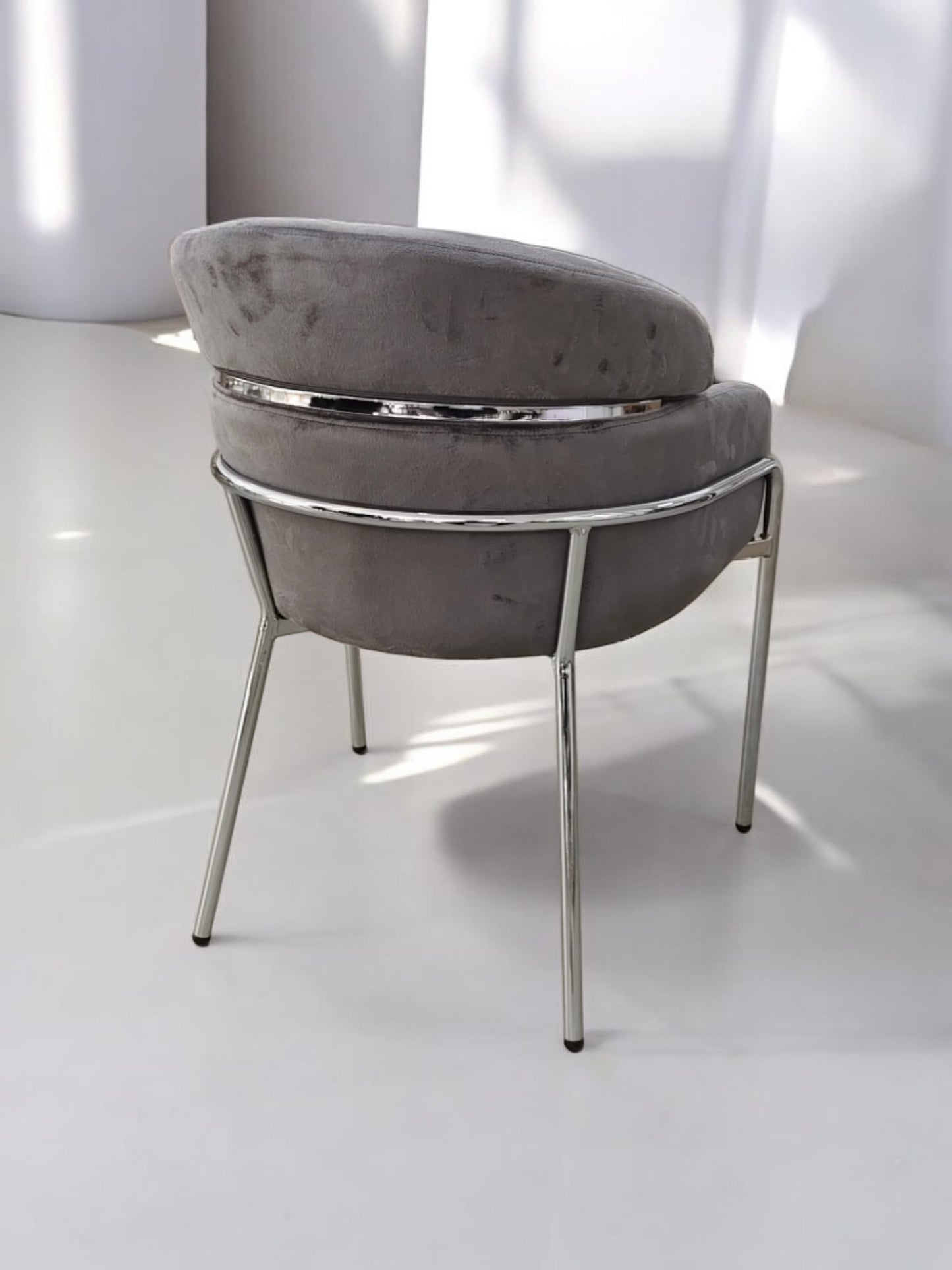 Nino beige chair with golden legs