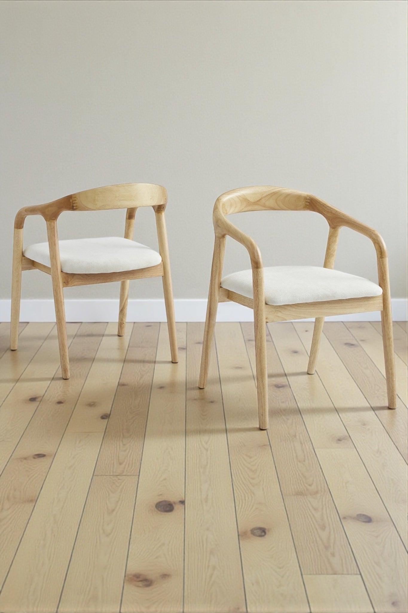 Chaise Carlyon bois d'hévéa pied noyer