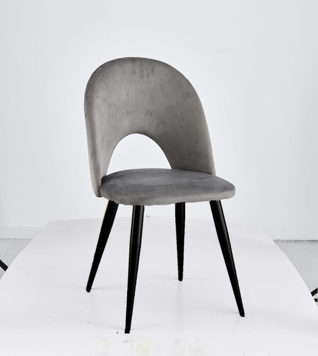 Amelia chair black velvet Taupe