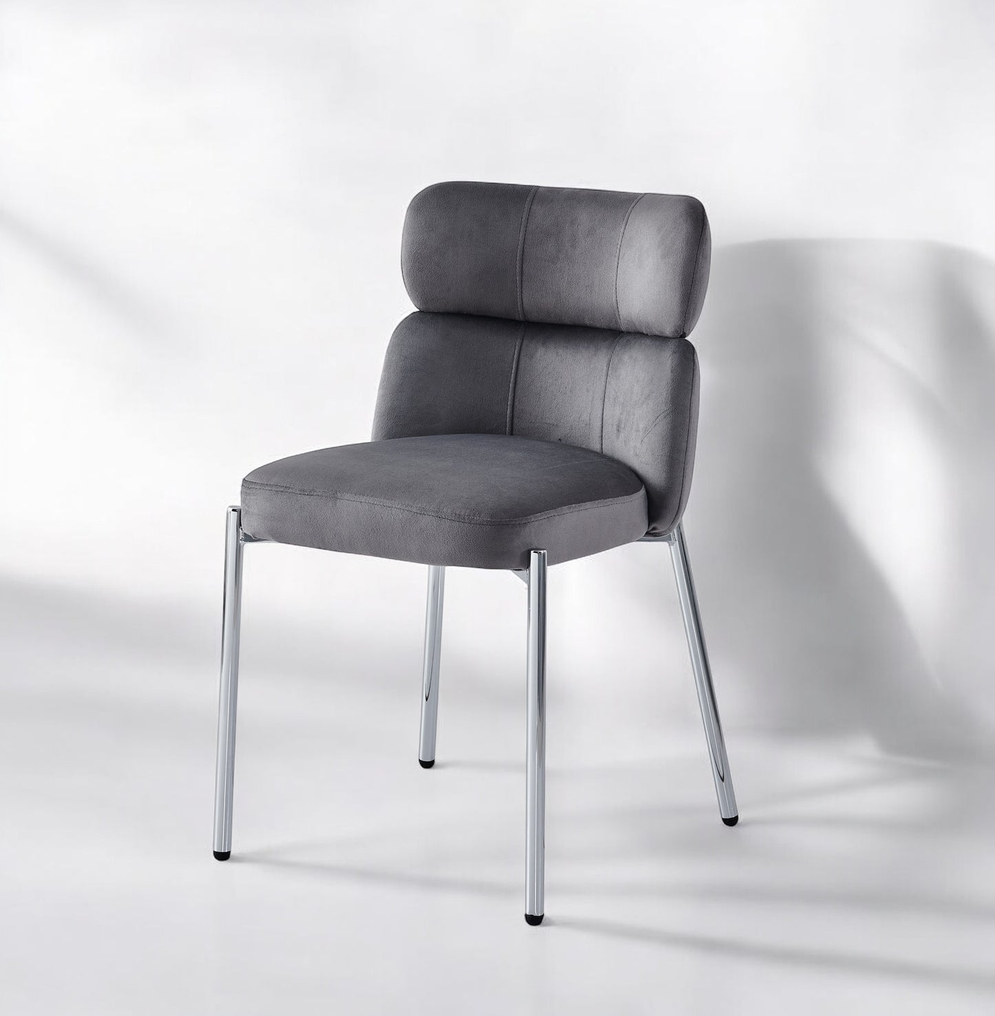 Chaise Stephany velours noir pied doré