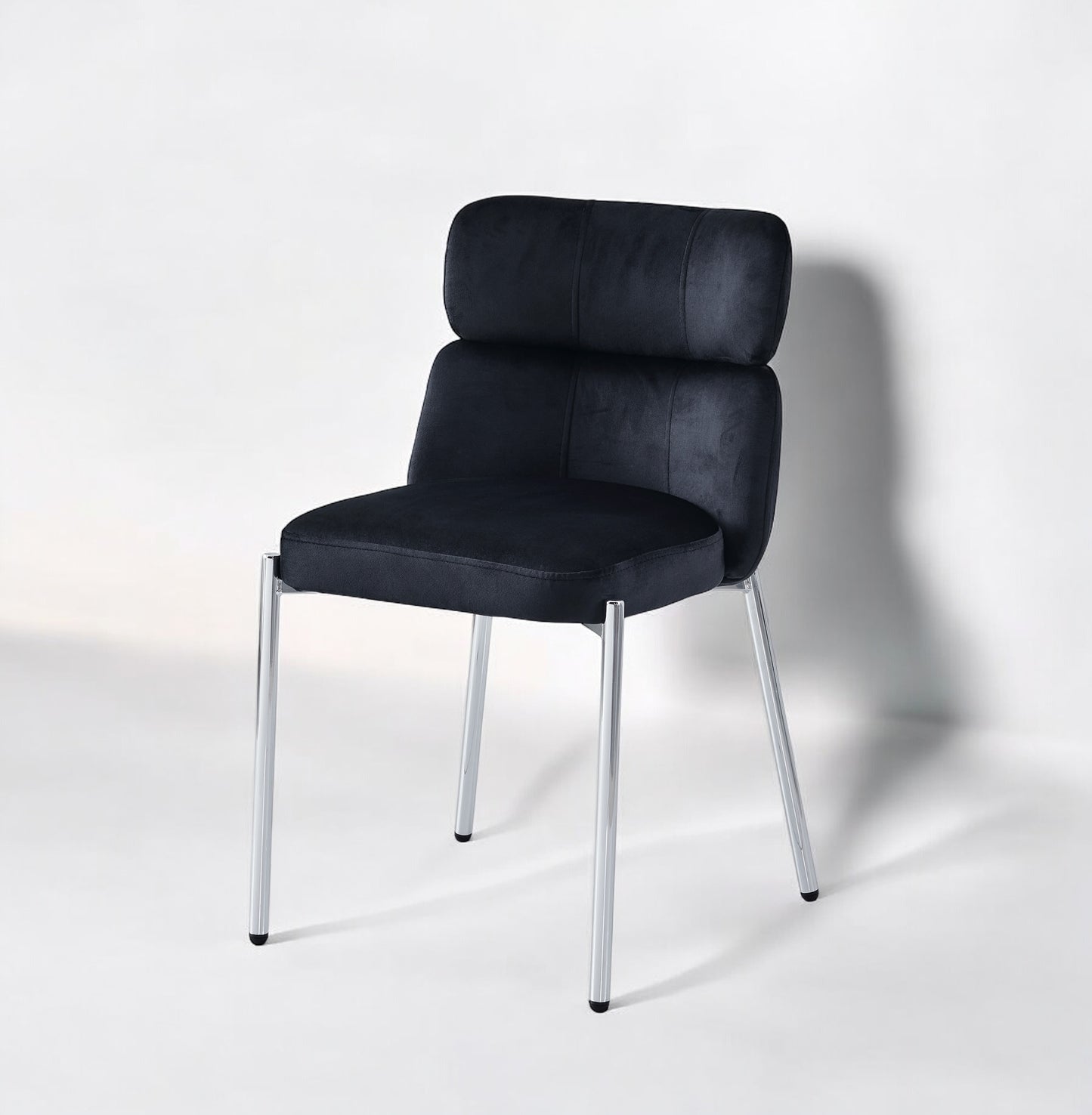 Chaise Stephany velours noir pied doré