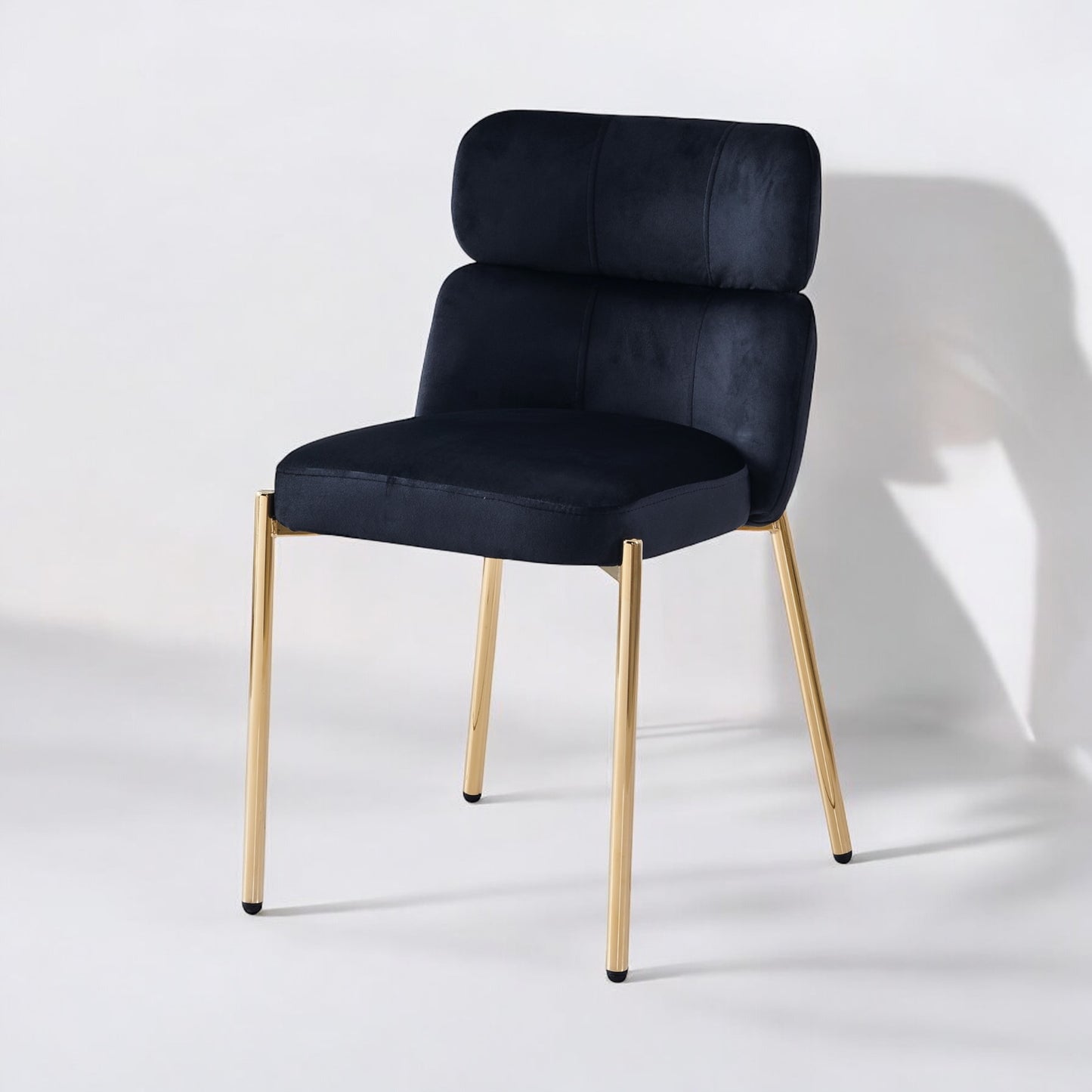 Chaise Stephany velours noir pied doré