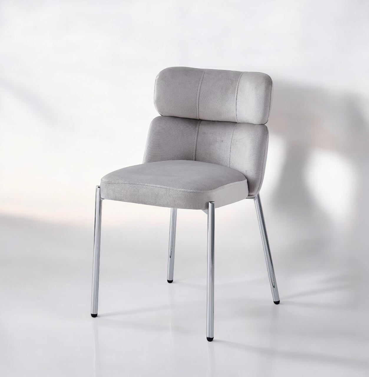 Chaise Stephany velours noir pied doré