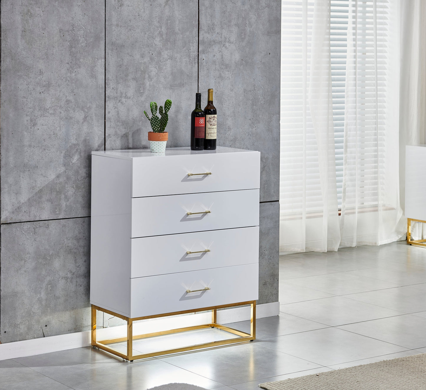 Commode Alya en bois laqué blanc et pieds en acier inoxydable doré